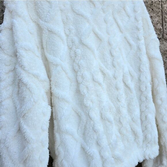 Cozy White Faux Fur Hooded Sweater - Picture 7 of 15